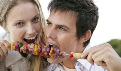 با رژیم پروتئینی چه چیزی می توانید بخورید