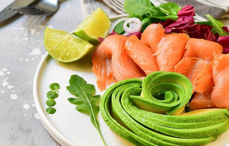 ماهی با سبزیجات برای رژیم کتوژنیک